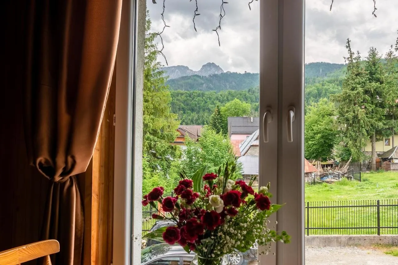 Dom Wypoczynkowy i Apartamenty Nabucco z widokiem na Giewont i Góry Zakopane