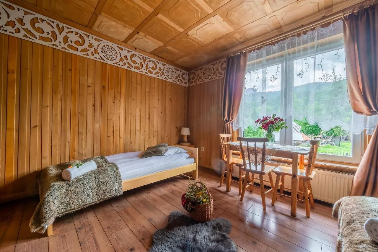 Quarto em Acomodações Particulares Dom Wypoczynkowy i Apartamenty Nabucco z widokiem na Giewont i Góry Zakopane Polónia