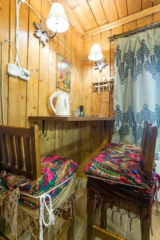 Dom Wypoczynkowy i Apartamenty Nabucco z widokiem na Giewont i Góry Zakopane Quarto em Acomodações Particulares